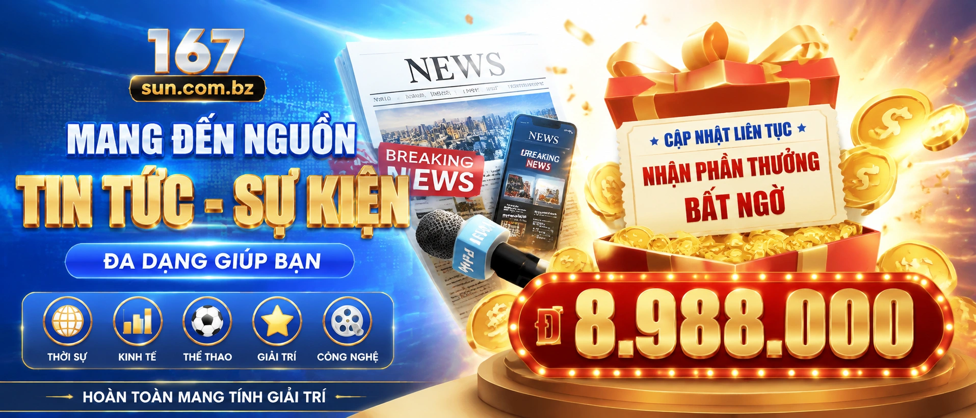 Người dùng xem tin khuyến mãi trên điện thoại vào buổi tối